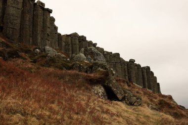 Gerduberg, Batı Peninsula Snaefellsnes 'de yer alan, kaba taneli bir bazalt kaya uçurumu.