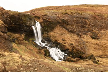 Selvallafoss, Saefellsnes Yarımadası 'nda gizli ama güzel bir şelaledir.