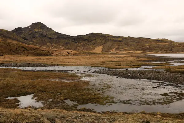 Selvallavatn, İzlanda 'da Hraunsfjrur yakınlarında yer alan bir göldür.