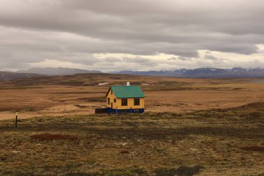 Thingvellir İzlanda 'nın güneybatısında, Reykjavik' in 50 km doğusunda tarihi bir yer ve ulusal park.