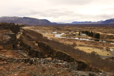 Thingvellir İzlanda 'nın güneybatısında, Reykjavik' in 50 km doğusunda tarihi bir yer ve ulusal park.