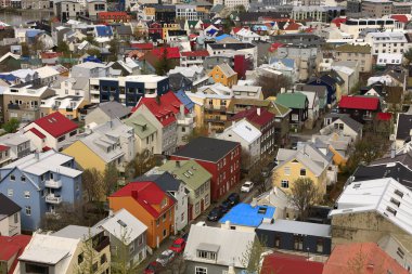 Reykjavik İzlanda 'nın başkenti ve en büyük şehridir. İzlanda 'nın güneybatısında, Faxafloi Körfezi' nin güney kıyısında yer alır..