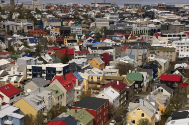 Reykjavik İzlanda 'nın başkenti ve en büyük şehridir. İzlanda 'nın güneybatısında, Faxafloi Körfezi' nin güney kıyısında yer alır..