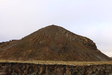 İzlanda 'nın Vesturland bölgesindeki bir dağa bakın.