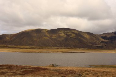 Thingvellir İzlanda 'nın güneybatısında, Reykjavik' in 50 km doğusunda tarihi bir yer ve ulusal park.