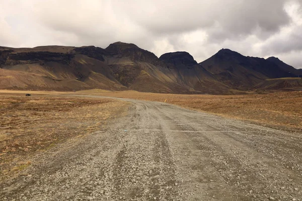 东西维利是冰岛西南部的一个历史遗迹和国家公园 位于雷克雅未克以东50公里处 — 图库照片#