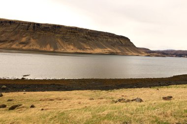 İzlanda 'nın Vesturland bölgesindeki bir dağa bakın.