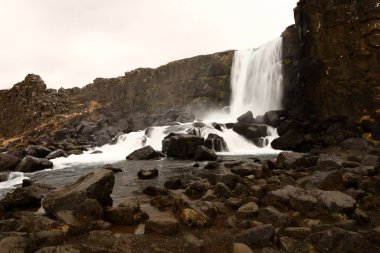 Thingvellir İzlanda 'nın güneybatısında, Reykjavik' in 50 km doğusunda tarihi bir yer ve ulusal park.