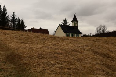 Thingvellir İzlanda 'nın güneybatısında, Reykjavik' in 50 km doğusunda tarihi bir yer ve ulusal park.