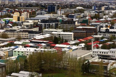 Reykjavik İzlanda 'nın başkenti ve en büyük şehridir. İzlanda 'nın güneybatısında, Faxafloi Körfezi' nin güney kıyısında yer alır.