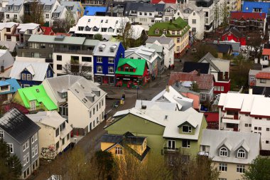 Reykjavik İzlanda 'nın başkenti ve en büyük şehridir. İzlanda 'nın güneybatısında, Faxafloi Körfezi' nin güney kıyısında yer alır.