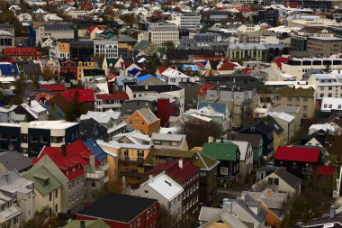 Reykjavik İzlanda 'nın başkenti ve en büyük şehridir. İzlanda 'nın güneybatısında, Faxafloi Körfezi' nin güney kıyısında yer alır.