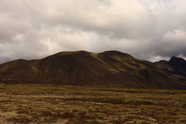 Thingvellir, İzlanda 'nın güneybatısında, başkenti Reykjavik' ten çok uzak olmayan tarihi bir yer ve ulusal park..