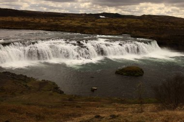 Faxi, Güney İzlanda 'da geniş, sakin bir şelaledir. Tungufljot Nehri 'nde bulunabilir.