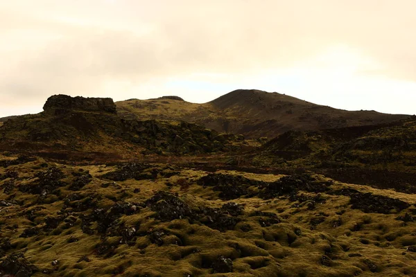 Thingvellir, İzlanda 'nın güneybatısında, başkenti Reykjavik' ten çok uzak olmayan tarihi bir yer ve ulusal park..