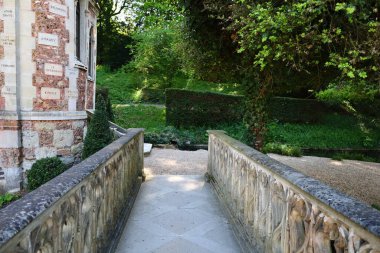 Monte-Cristo Şatosu, Fransa 'nın kuzeyindeki Yvelines bölgesinde Le Port-Marly' de bulunan bir yazarlar evi müzesidir.