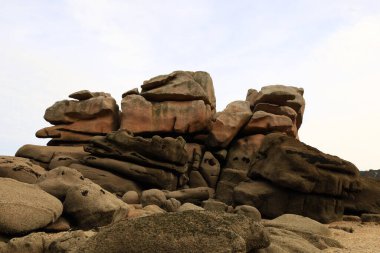 Ile Milliau, Fransa 'nın Brittany eyaletinde yer alan bir adadır. 