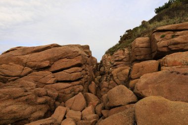 Ile Milliau, Fransa 'nın Brittany eyaletinde yer alan bir adadır. 