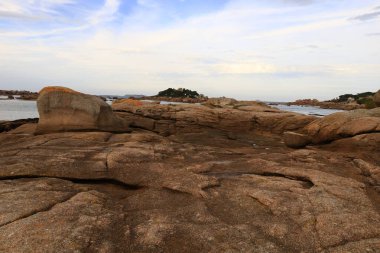 Pembe Granit Sahili, Fransa 'nın kuzeyindeki Cotes d' Armor bölgesinde yer alan bir kıyı şerididir.