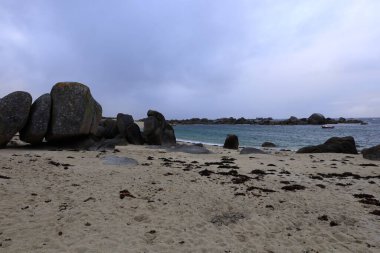  Beg-Pol 'ün ucu Brittany' deki Brignogan-Plages kasabasında yer almaktadır.