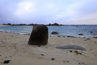  Beg-Pol 'ün ucu Brittany' deki Brignogan-Plages kasabasında yer almaktadır.