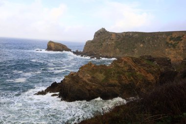 Crozon yarımadası Finistere 'de Brest' in önünde yer almaktadır.