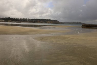 Crozon yarımadası Finistere 'de Brest' in önünde yer almaktadır.