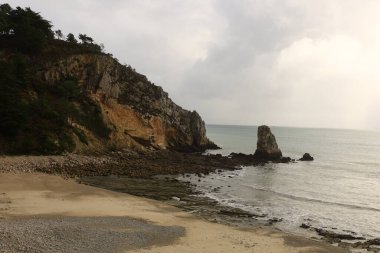 Crozon yarımadası Finistere 'de Brest' in önünde yer almaktadır.