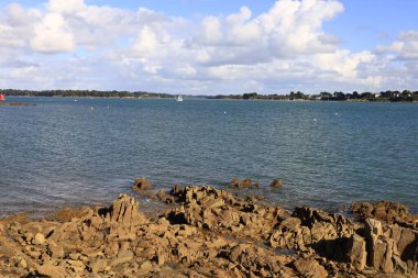 Kerpenhir 'in ucu Locmariaquer kasabasında bulunan bir yarımadadır.