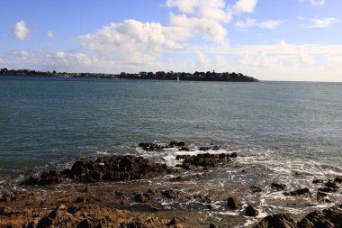Kerpenhir 'in ucu Locmariaquer kasabasında bulunan bir yarımadadır.