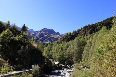 Gavarnie Sirki, Fransa 'nın güneybatısında, merkez Pireneler' de bir sirktir.