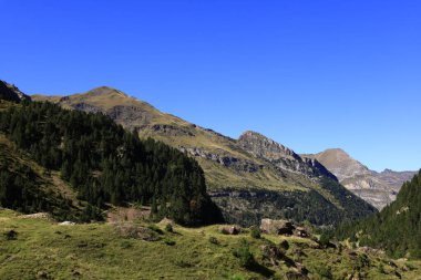 Gavarnie Sirki, Fransa 'nın güneybatısında, merkez Pireneler' de bir sirktir.