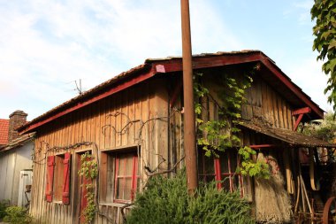 Arcachon havzasının kenarındaki Lege-Cap-Ferret kasabasında bulunan Çimen Köyü.