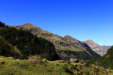 Gavarnie Sirki, Fransa 'nın güneybatısında, merkez Pireneler' de, İspanya sınırına yakın bir sirktir..