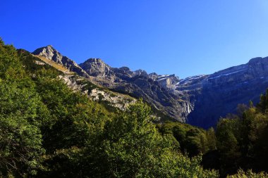 Gavarnie Sirki, Fransa 'nın güneybatısında, merkez Pireneler' de, İspanya sınırına yakın bir sirktir..