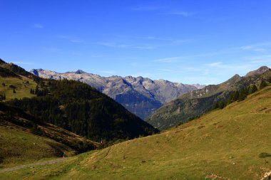 Gavarnie Sirki, Fransa 'nın güneybatısında, merkez Pireneler' de, İspanya sınırına yakın bir sirktir..