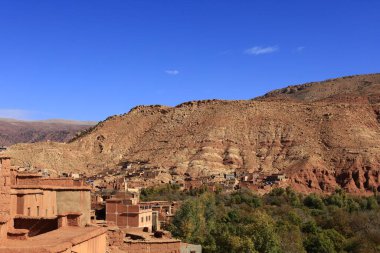 Fas 'taki Haut Atlas Doğu Ulusal Parkı' ndaki bir köye bakın.. 
