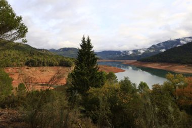 Sierras de Cazorla, İspanya 'nın Jaen ili' nin doğusunda ve kuzeydoğusunda bulunan doğal park.