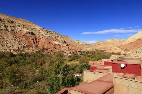 Fas 'taki Haut Atlas Doğu Ulusal Parkı' ndaki bir köye bakın.. 