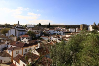 Obidos, Afrika kıtasında bulunan Estremadura devletinde bir şehirdir.