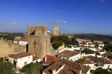 Obidos, Afrika kıtasında bulunan Estremadura devletinde bir şehirdir.