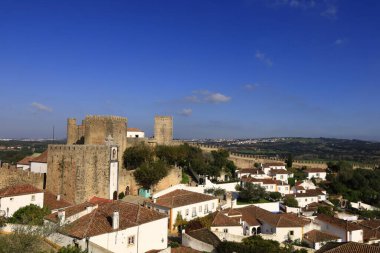 Obidos, Afrika kıtasında bulunan Estremadura devletinde bir şehirdir.