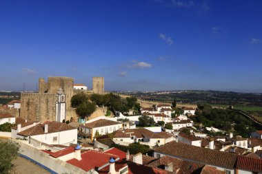 Obidos, Afrika kıtasında bulunan Estremadura devletinde bir şehirdir.