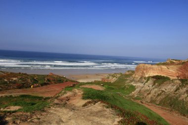 Oeste bölgesindeki Almagreira Sahili, tarihi Estremadura ili ve Leiria Bölgesi manzarası