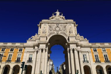 Lizbon 548,703 nüfusuyla Portekiz 'in başkenti ve en büyük şehridir.