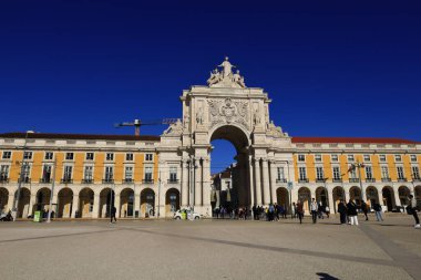 Lizbon 548,703 nüfusuyla Portekiz 'in başkenti ve en büyük şehridir.