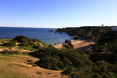 Ponta da Piedade, Portekiz 'in Algarve bölgesinde Lagos kasabasının kıyı şeridi boyunca bir grup kaya oluşumunun yer aldığı bir burundur.