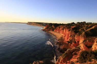 Ponta da Piedade, Portekiz 'in Algarve bölgesinde Lagos kasabasının kıyı şeridi boyunca bir grup kaya oluşumunun yer aldığı bir burundur.