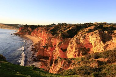 Ponta da Piedade, Portekiz 'in Algarve bölgesinde Lagos kasabasının kıyı şeridi boyunca bir grup kaya oluşumunun yer aldığı bir burundur.