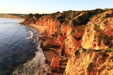 Ponta da Piedade, Portekiz 'in Algarve bölgesinde Lagos kasabasının kıyı şeridi boyunca bir grup kaya oluşumunun yer aldığı bir burundur.